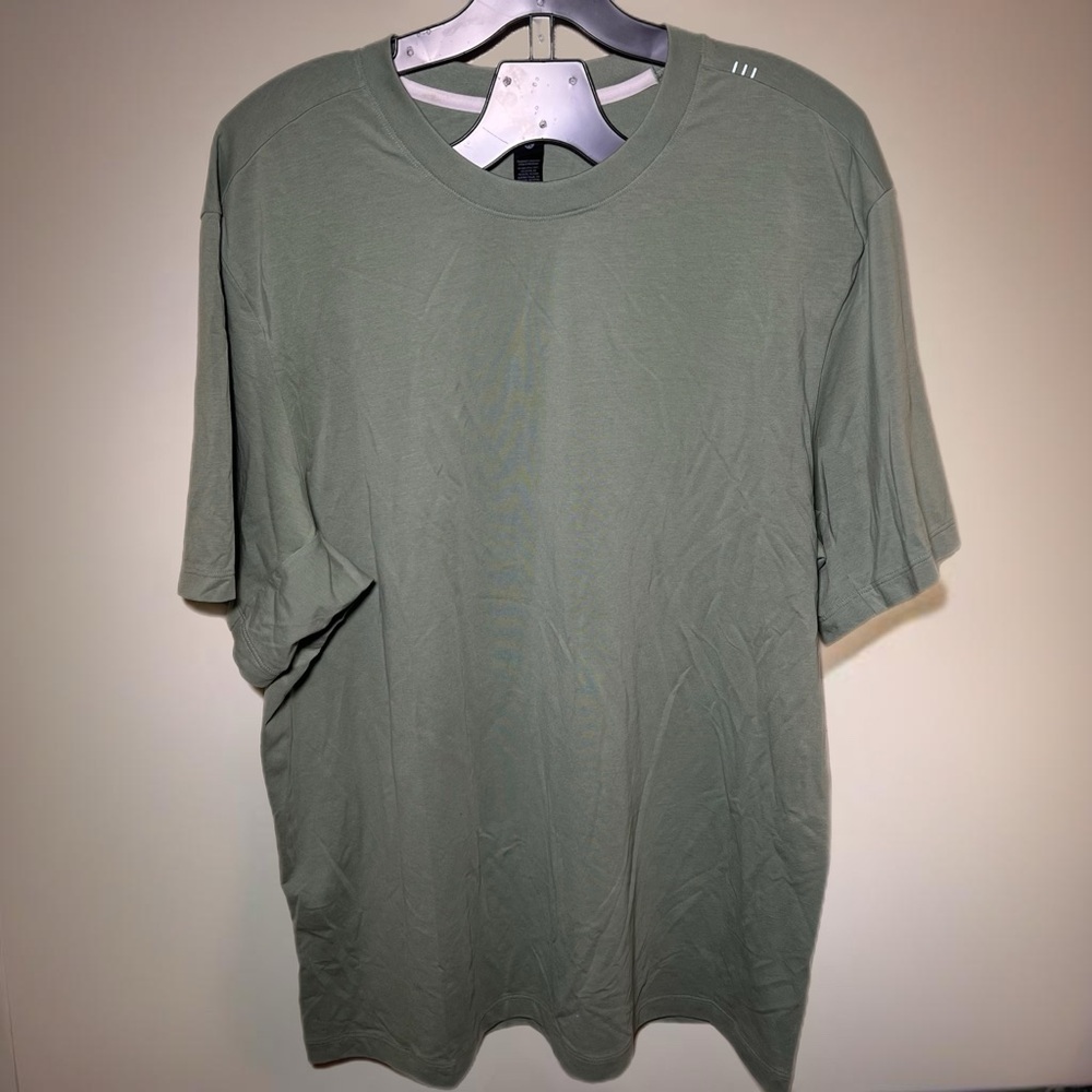 Lululemon Men’s Classic Fit Crew Neck T-Shirt, Size XL, Sage Green
